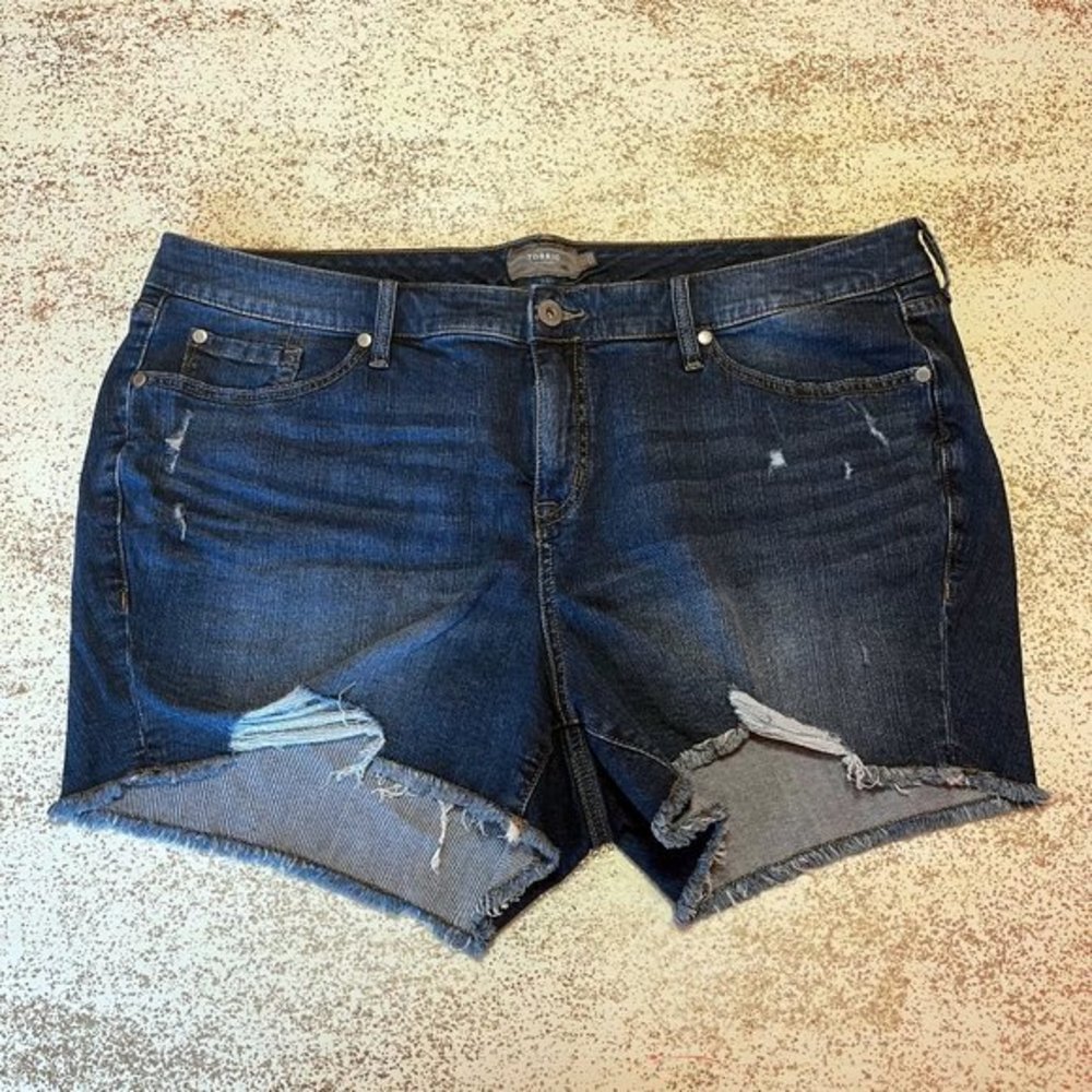 Torrid 3.5 Inch Distressed Dark Wash Stretch Mid-Rise Short 22